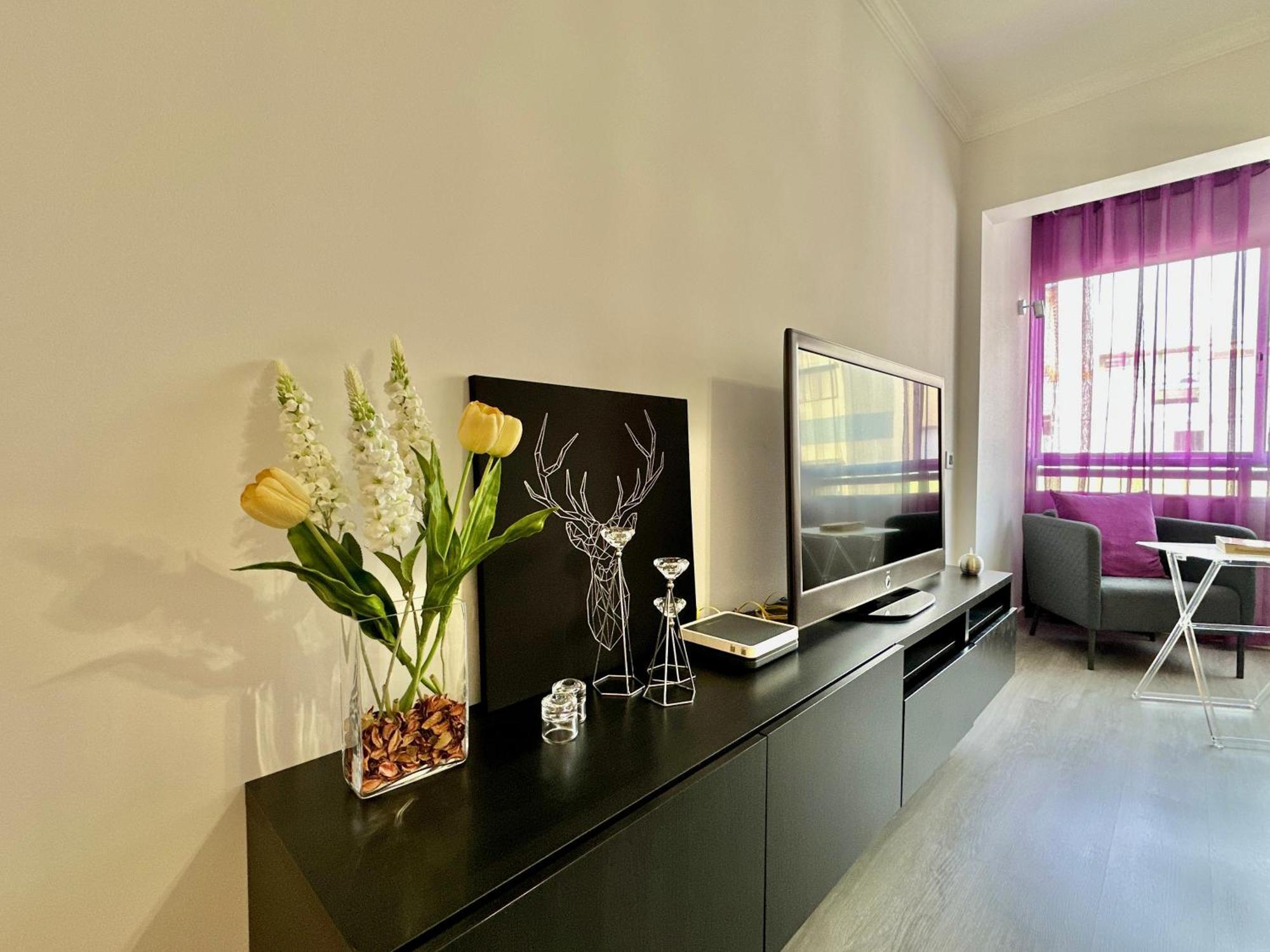 Hostiguest Coliving Leon Y Castillo Las Palmas de Gran Canaria Exterior photo