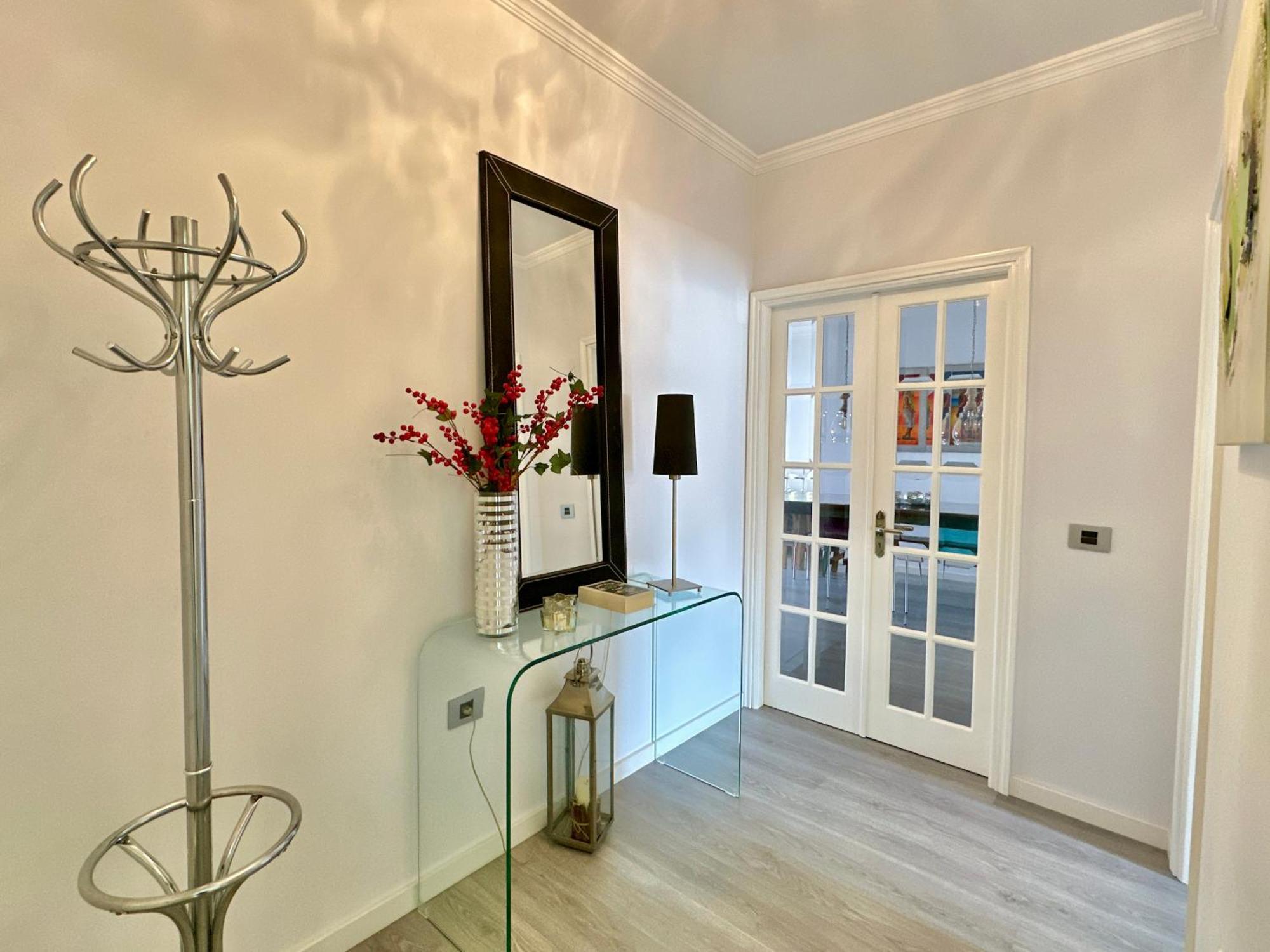 Hostiguest Coliving Leon Y Castillo Las Palmas de Gran Canaria Exterior photo